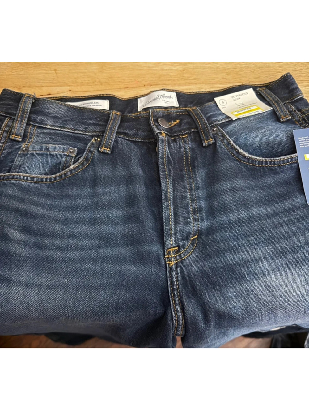 Universal Thread Women’s Boyfriend Jeans Size 6 Dark Blue Mid Rise NWT